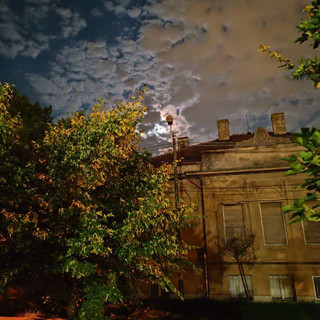 Weather forecasts with beautiful photos by Lupsaman