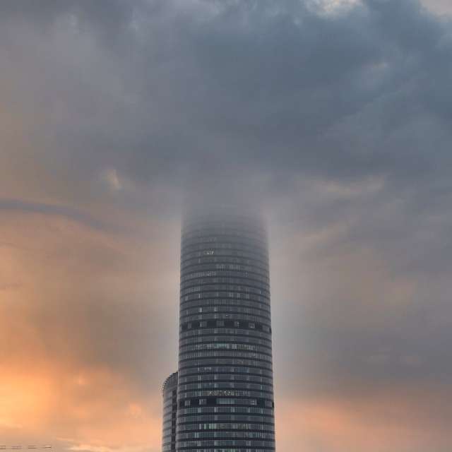 Weather forecasts with beautiful photos by VersusPoint