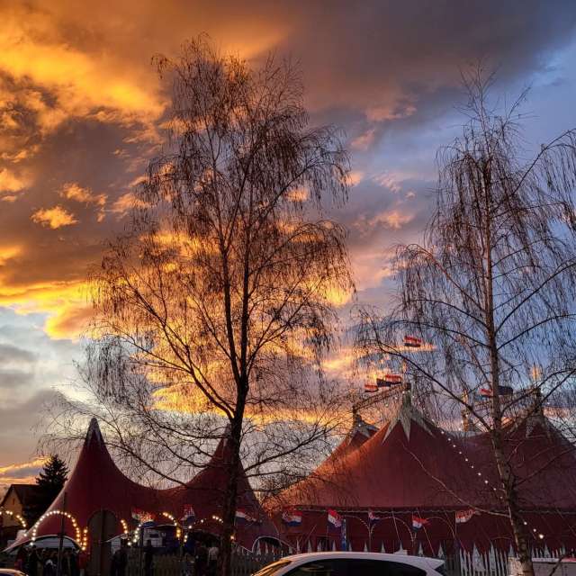 Sun. Weather forecasts with beautiful photos by Zveca Photos in World