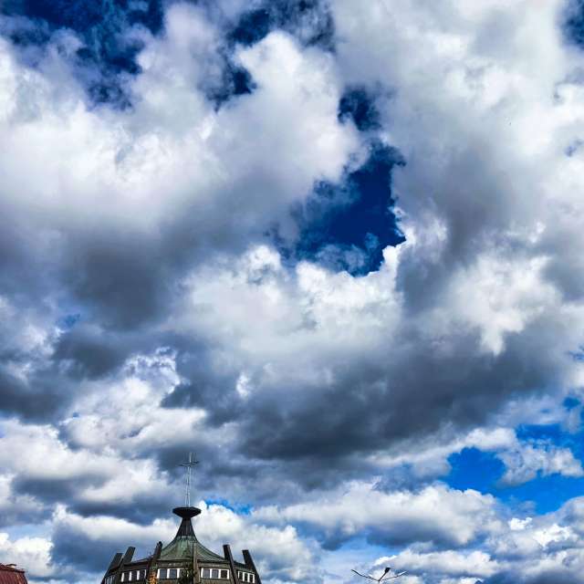 Photos Nuageux. Prévisions météo avec de superbes photos de VersusPoint de Vratislavie