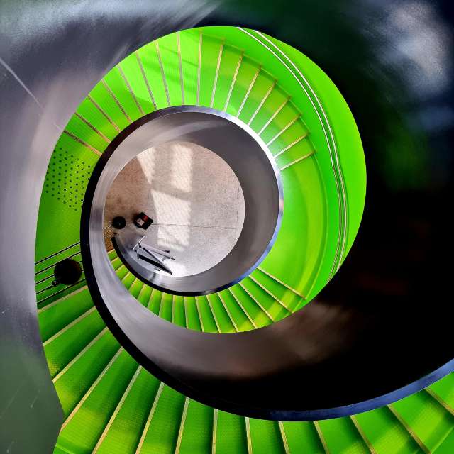 Weather forecasts with beautiful photos by Rozhman Piran