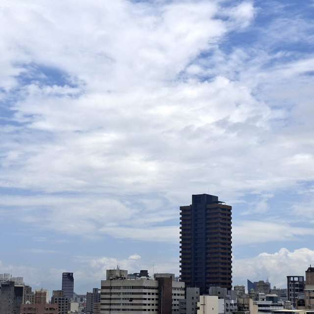 Cloudy. Weather forecasts with beautiful photos by Yvonne Huang Photos in World