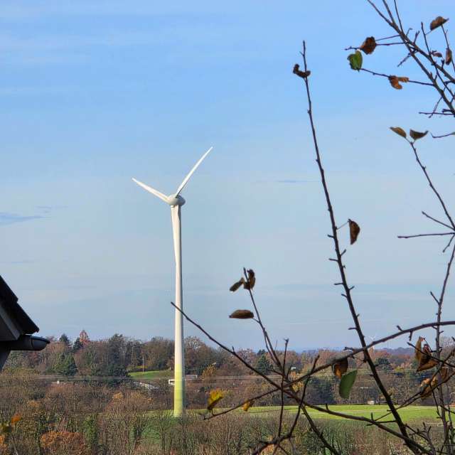 Wire. Weather forecasts with beautiful photos by Seni Photos in Velbert