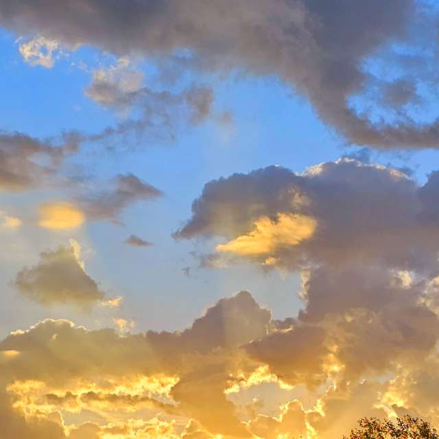 Photos Nuageux. Prévisions météo avec de superbes photos de Seni de Velbert