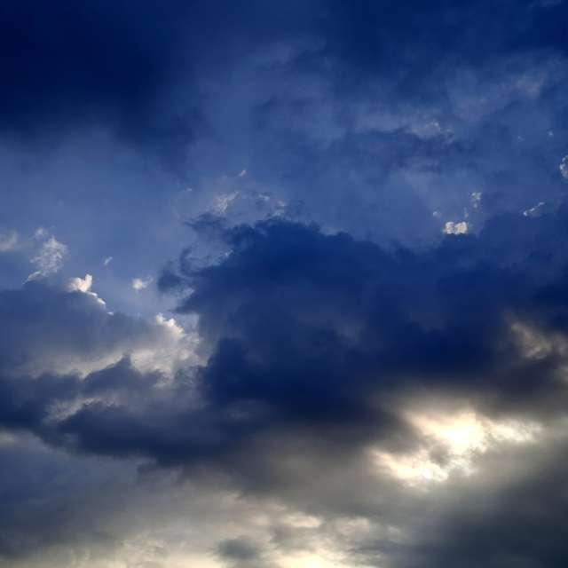 Sun. Weather forecasts with beautiful photos by Wen-ya Huang Photos in Kaohsiung City