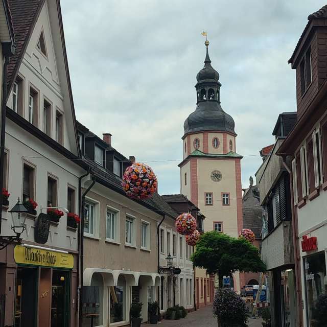 Sidewalk. Weather forecasts with beautiful photos by Tercis Photos in Ettlingen