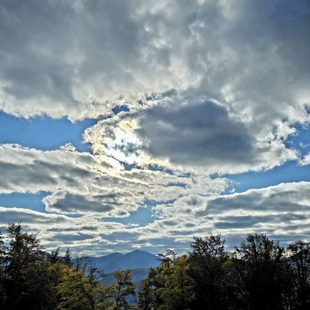 Weather forecasts with beautiful photos by Camelyon