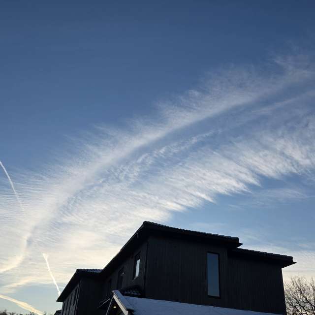 Weather forecasts with beautiful photos by Pietro Cici