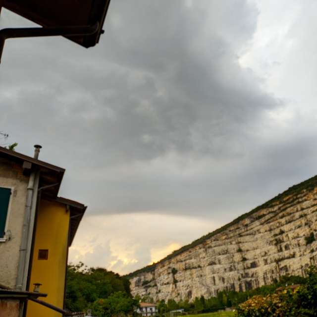 Weather forecasts with beautiful photos by Emanuele Manu Ventura