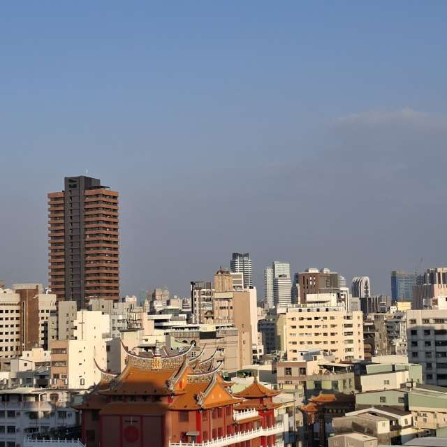 Busy. Weather forecasts with beautiful photos by Wen-ya Huang Photos in Kaohsiung City