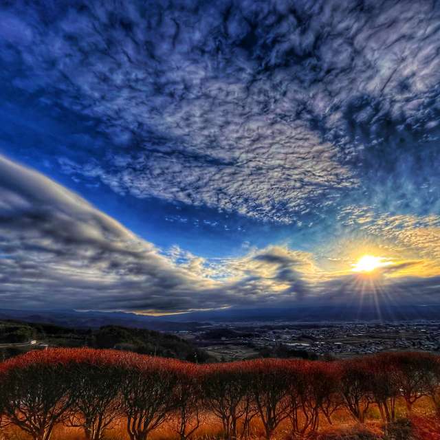 Standing. Weather forecasts with beautiful photos by Kasumisou Photos in Saku-shi