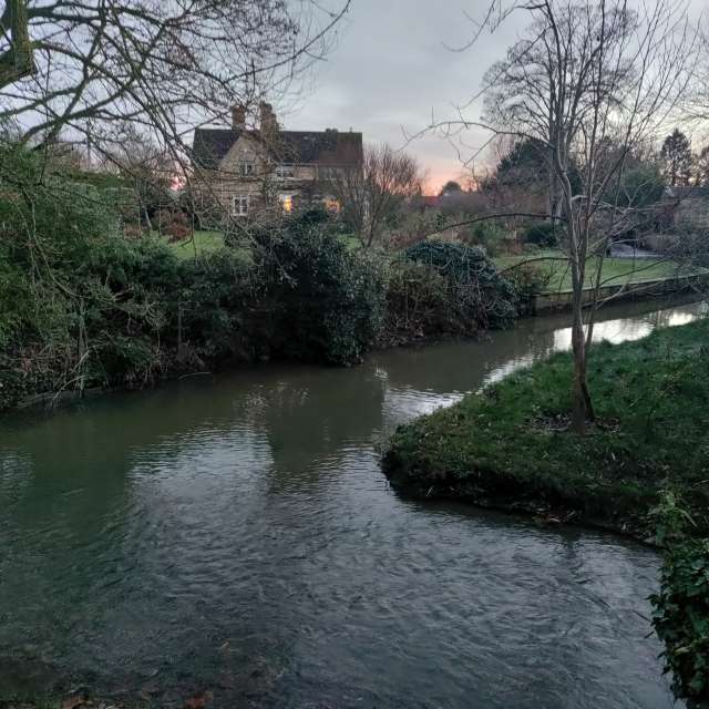 Weather forecasts with beautiful photos by Petewhites