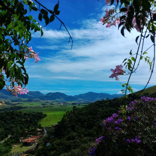 Prakiraan cuaca dengan foto-foto indah dari Vitor Ferrari