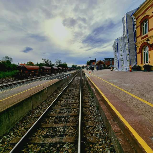 Weather forecasts with beautiful photos by Rozhman Piran