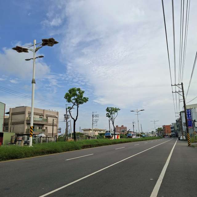 Intersection. Weather forecasts with beautiful photos by Wen-ya Huang Photos in Kaohsiung City