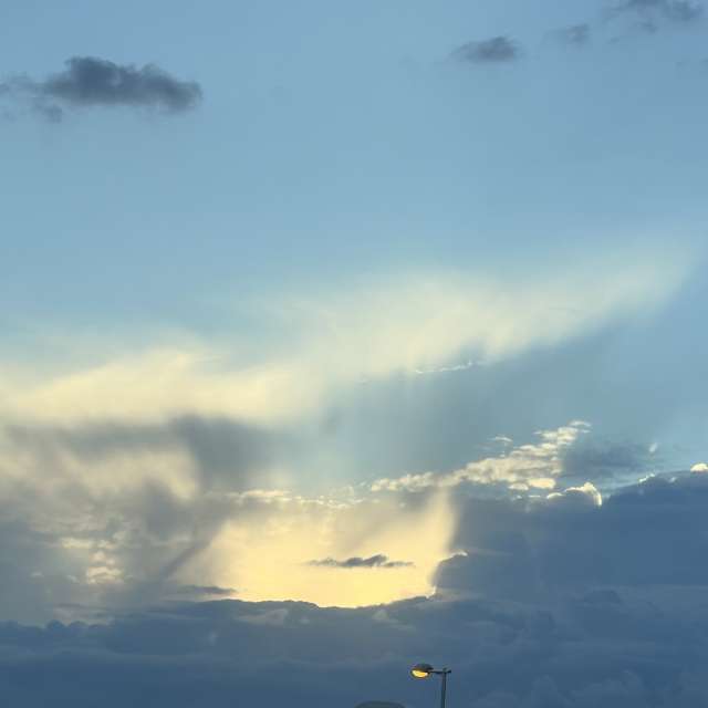 Weather forecasts with beautiful photos by Dorottya Jez