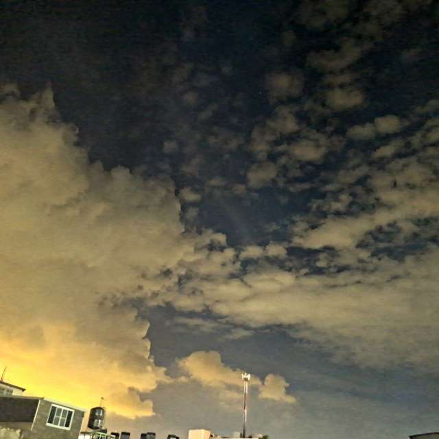 Driving. Weather forecasts with beautiful photos by Wen-ya Huang Photos in Kaohsiung City