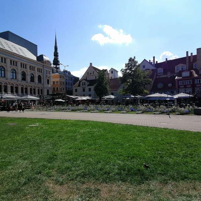 Geparkt. Wettervorhersagen mit schönen Fotos von TomSawer Fotos Riga