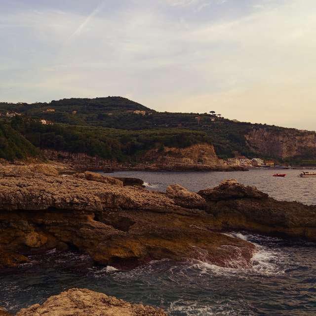 Weather forecasts with beautiful photos by Andbot_