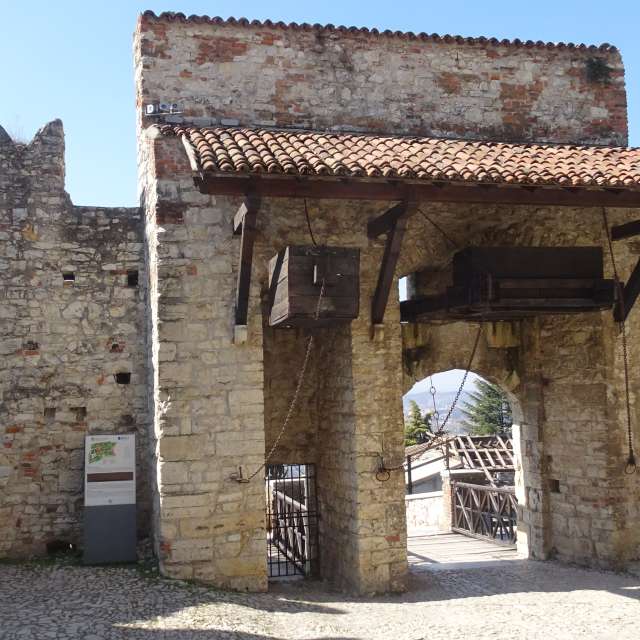 Weather forecasts with beautiful photos by Rikar Gartzia