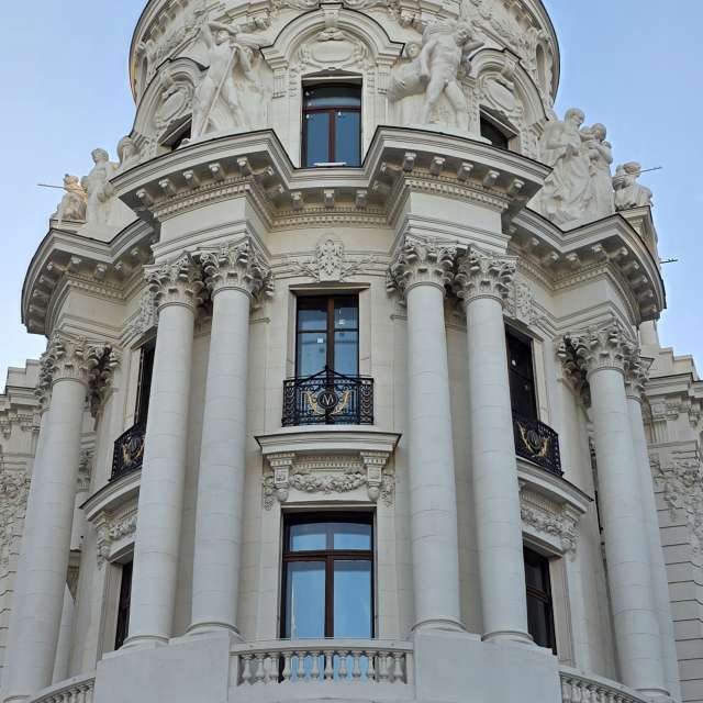 Weather forecasts with beautiful photos by Mircea