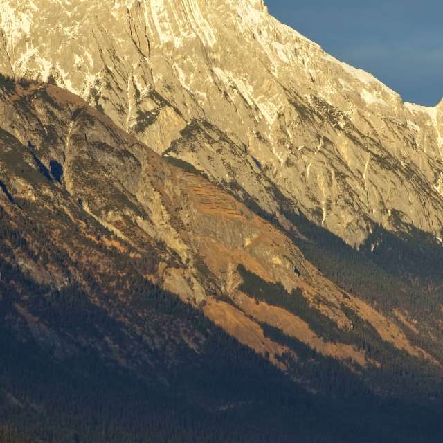 Standing. Weather forecasts with beautiful photos by Miloš_SK Photos in Innsbruck