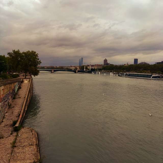 Weather forecasts with beautiful photos by Andbot_