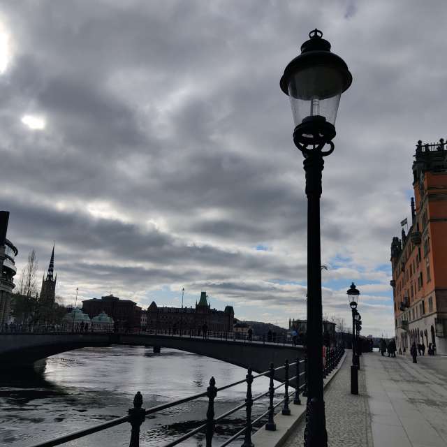 世界的天气照片. 天气预报，带Zorrra精美的照片