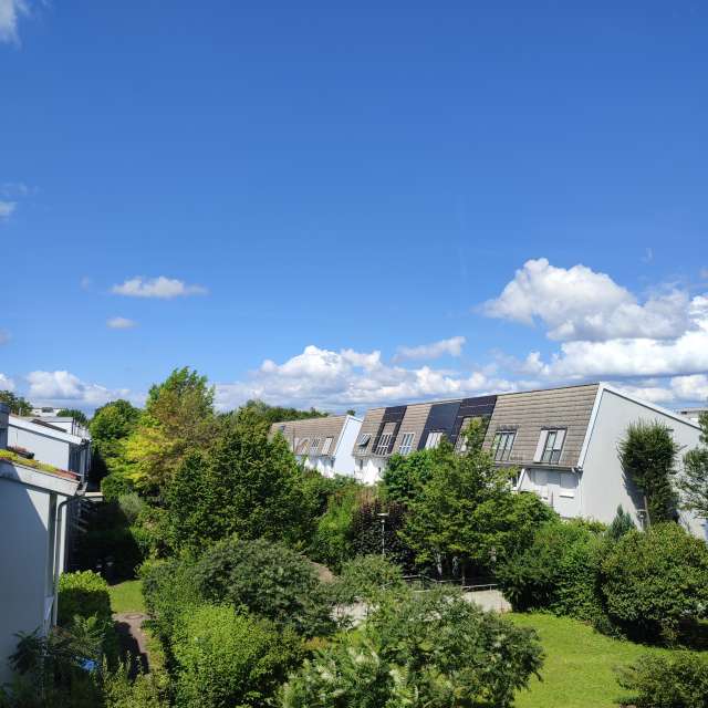 Bus. Weather forecasts with beautiful photos by Tercis Photos in Ettlingen