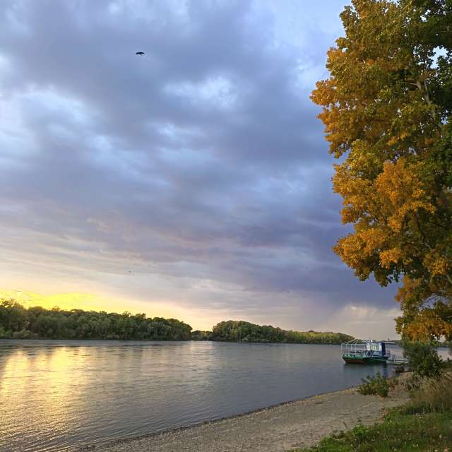 Fotos Visualizar. Previsões do tempo com lindas fotos de ЮлЯШа em Gorodckoy Pliazh V Parke "Samal"