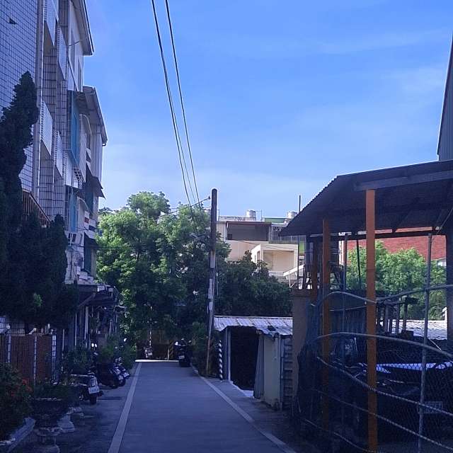 Side. Weather forecasts with beautiful photos by Wen-ya Huang Photos in Kaohsiung City