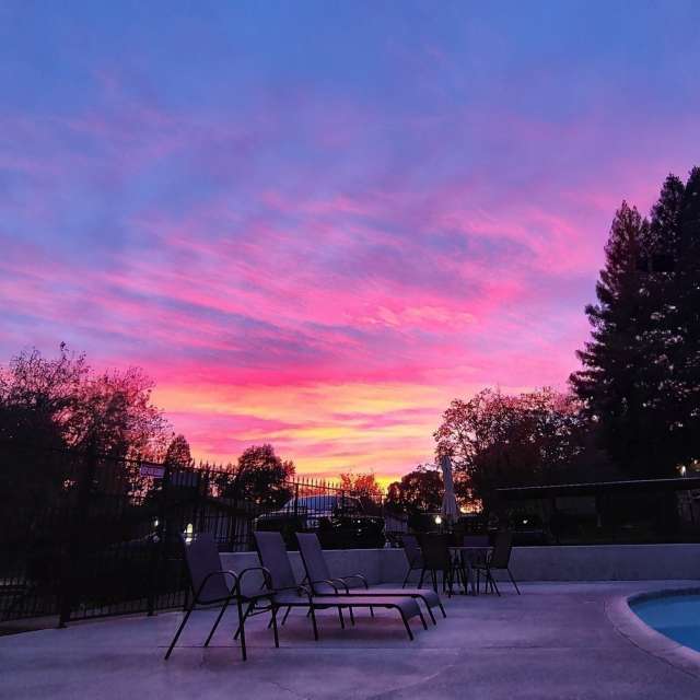 世界的天气照片. 天气预报，带Ghostroku精美的照片