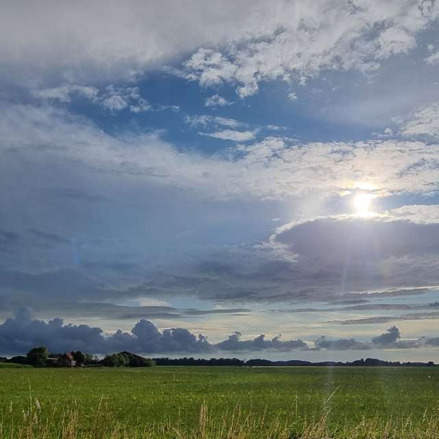 Weather forecasts with beautiful photos by DaB