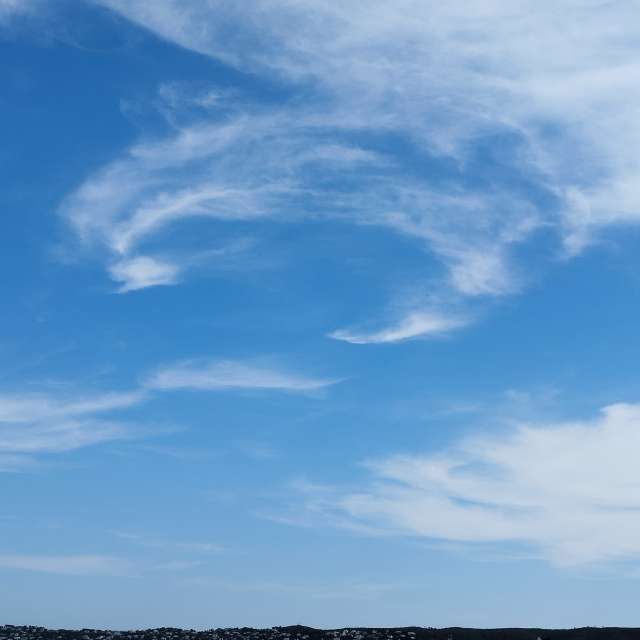 Weather forecasts with beautiful photos by Pau Lander