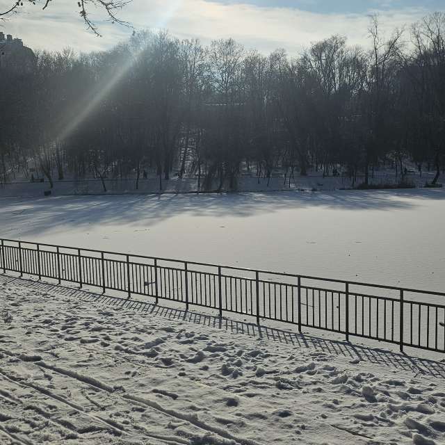 Walking. Weather forecasts with beautiful photos by Tatiana Cotorobai Photos in Chisinau