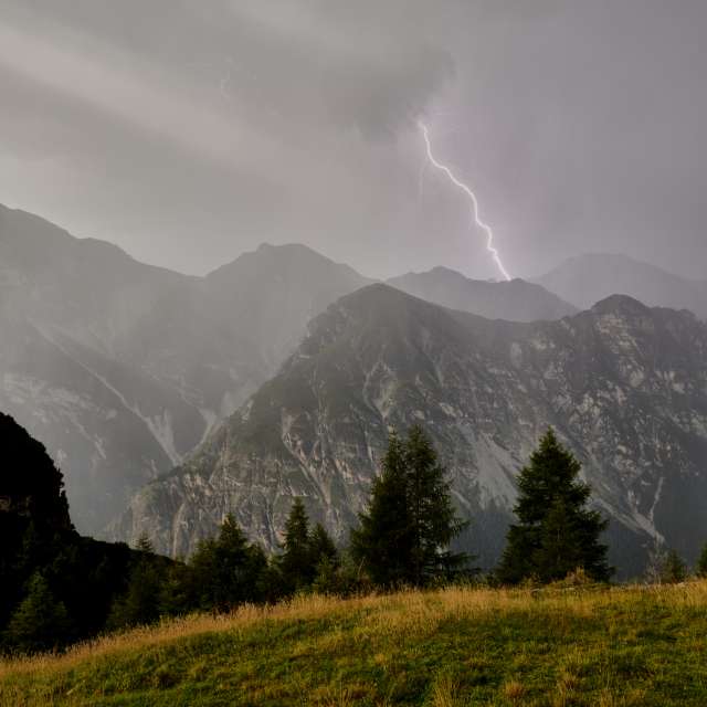 Weather forecasts with beautiful photos by jpfoto