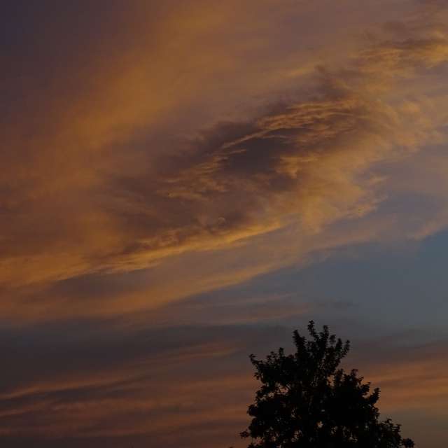 Fotos Nuvem. Previsões do tempo com lindas fotos de Vasek325 em Praha 12