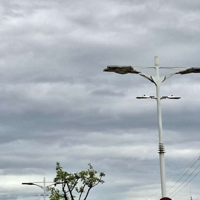 Intersection. Weather forecasts with beautiful photos by Wen-ya Huang Photos in Kaohsiung City