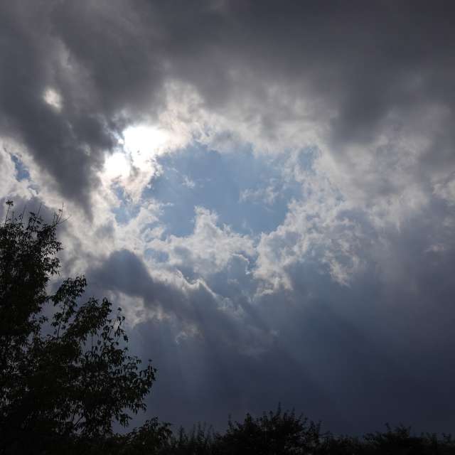 Fotos Nublado. Previsões do tempo com lindas fotos de Vasek325 em Praha 4