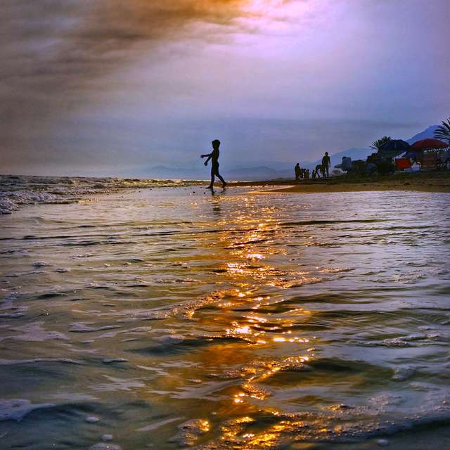 Weather forecasts with beautiful photos by craigchek