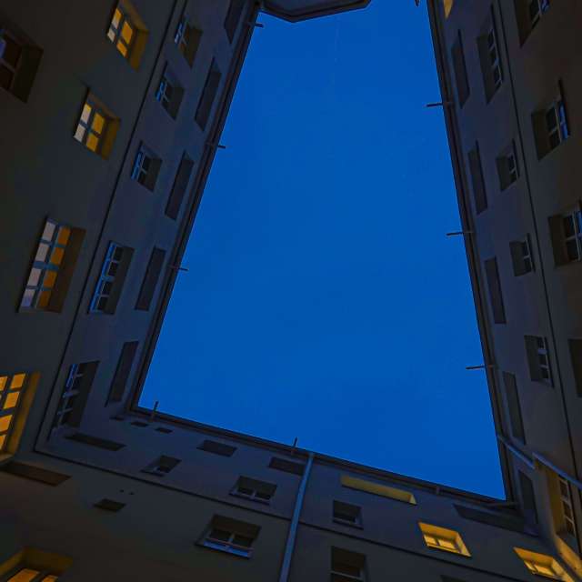 Weather forecasts with beautiful photos by Dandit
