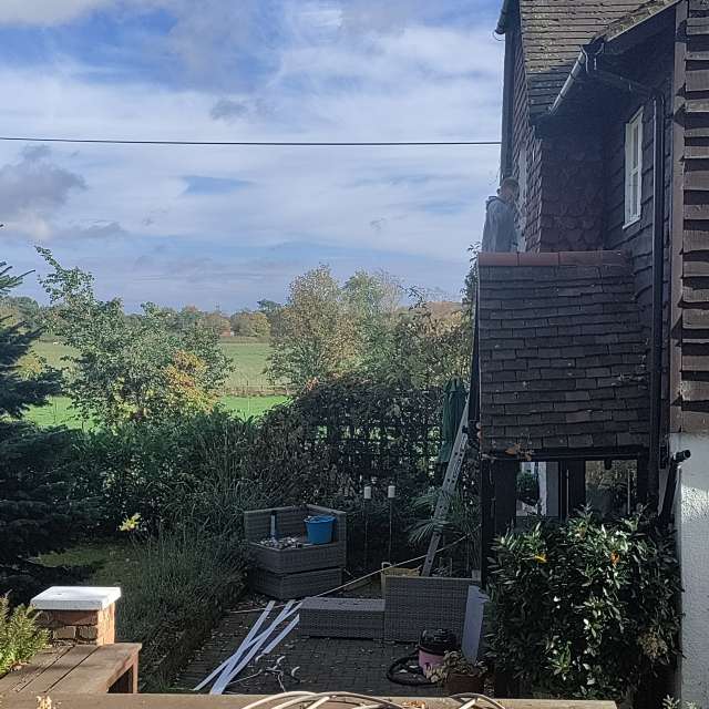 Grass. Weather forecasts with beautiful photos by Petewhites Photos in Lyne Lane