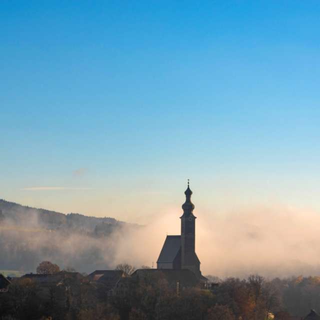 Weather forecasts with beautiful photos by Airene