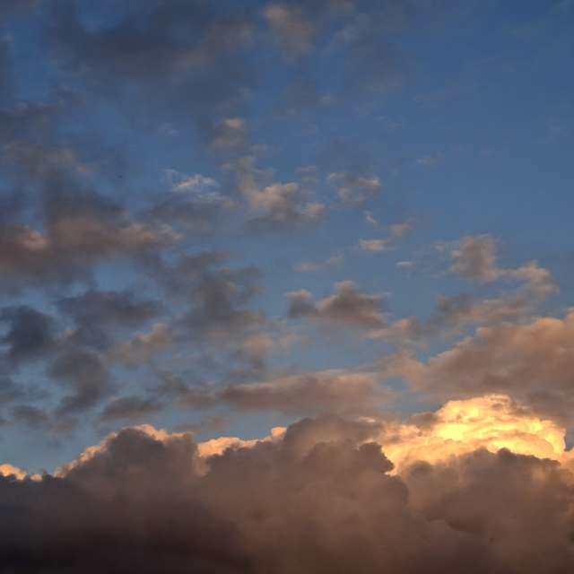 Weather Photos in . Weather forecasts with beautiful photos by Wen-ya Huang