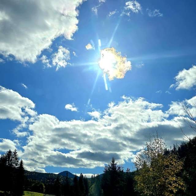 Weather forecasts with beautiful photos by Camelyon