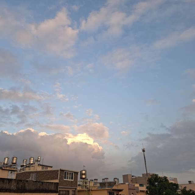 Weather Photos in . Weather forecasts with beautiful photos by Wen-ya Huang