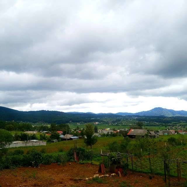 Weather forecasts with beautiful photos by Maggie Cabrer