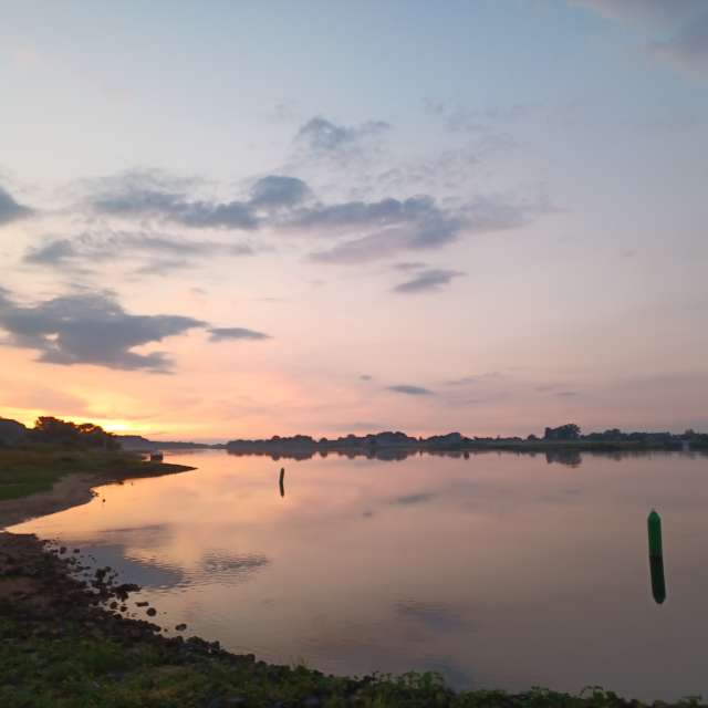 Weather forecasts with beautiful photos by Hikey