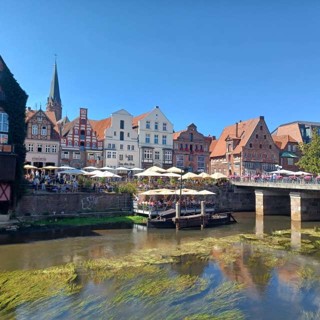 Weather forecasts with beautiful photos by Hikey