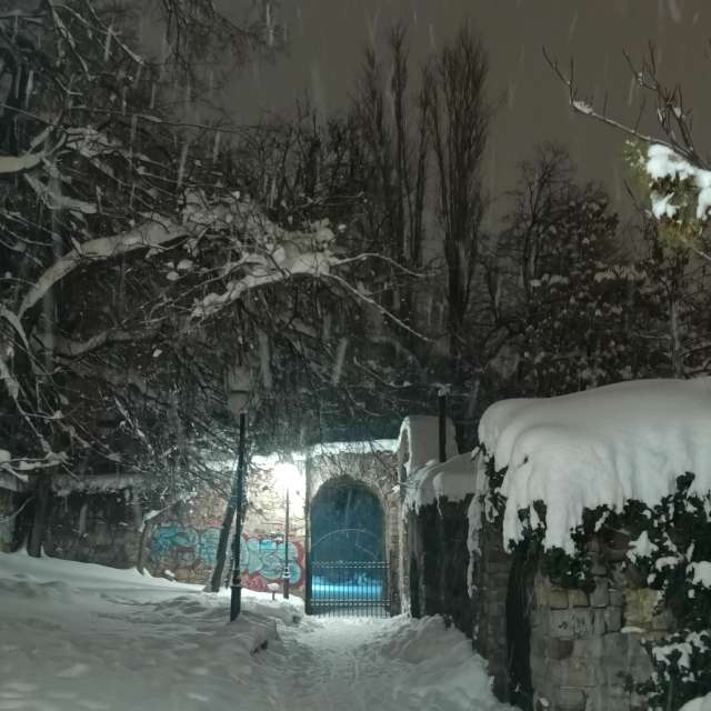 Fotos del Edificio. Pronósticos del tiempo con hermosas fotos de YanBog en București